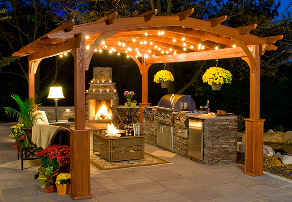 Ultimate Outdoor Kitchen Cooking Environment